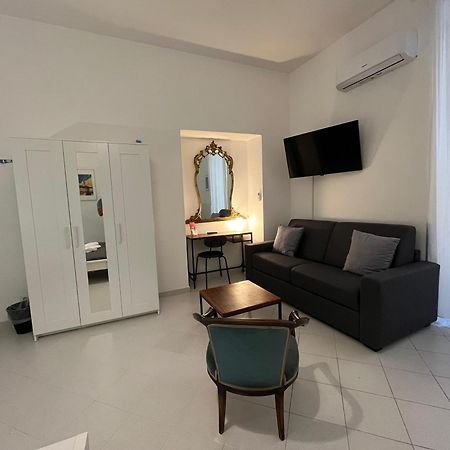 나폴리 Pop Santa Chiara B&B 외부 사진