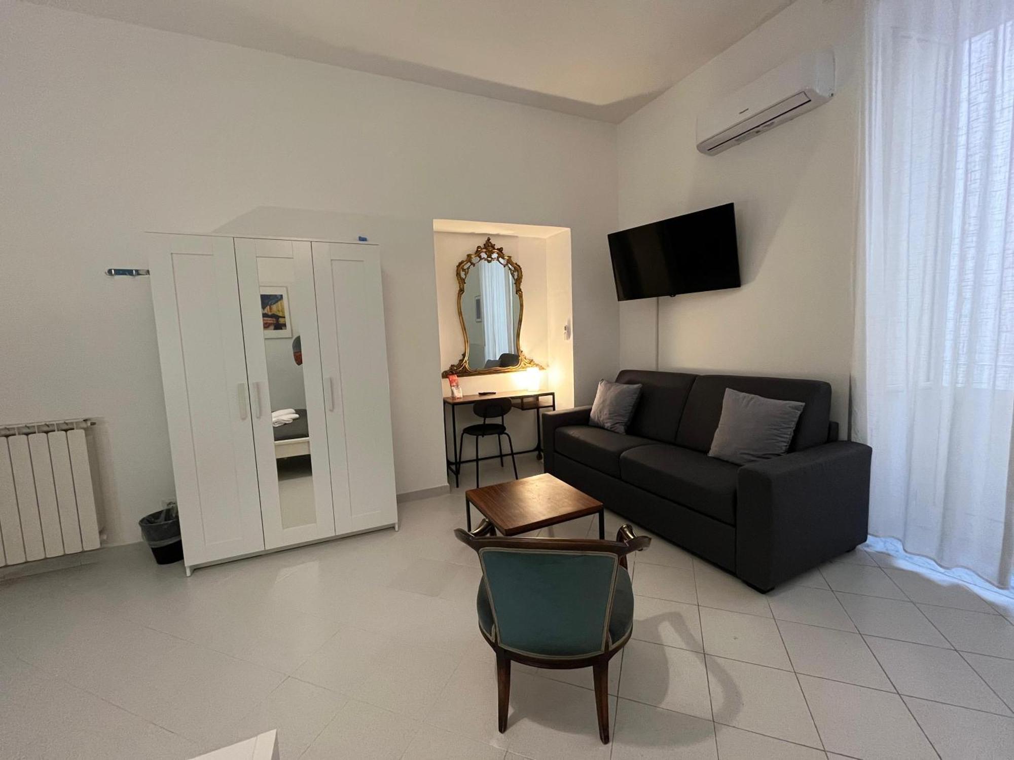 나폴리 Pop Santa Chiara B&B 외부 사진